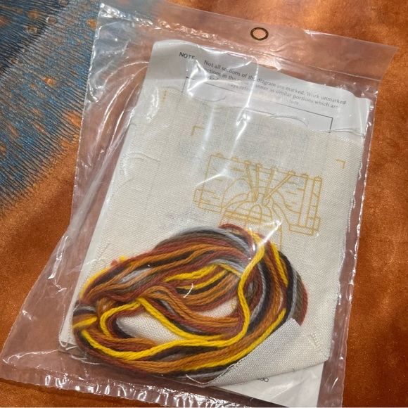 Vintage Sew Simple Crewel Liberty Bell Embroidery Kit New - Picture 4 of 4